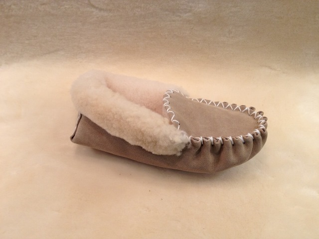 Sheepskin Footwear Image - 24